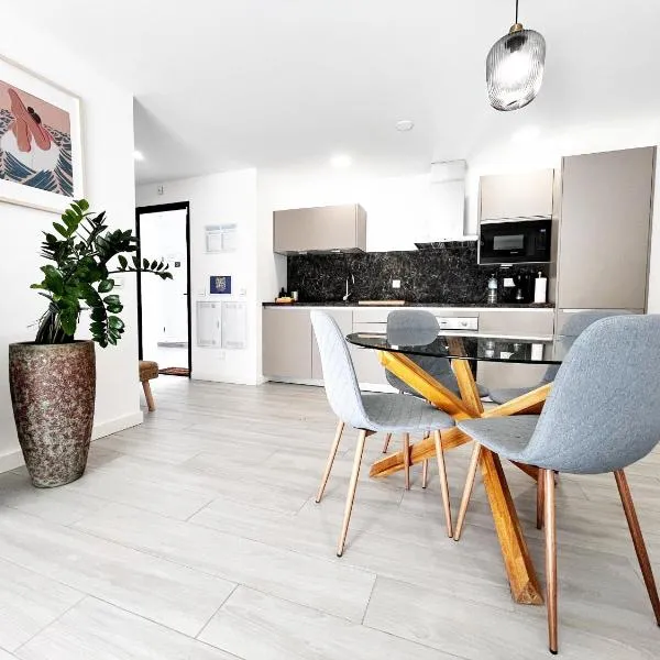 Casa Relán by FTV HOLIDAYS HOMES: Villaverde'de bir otel