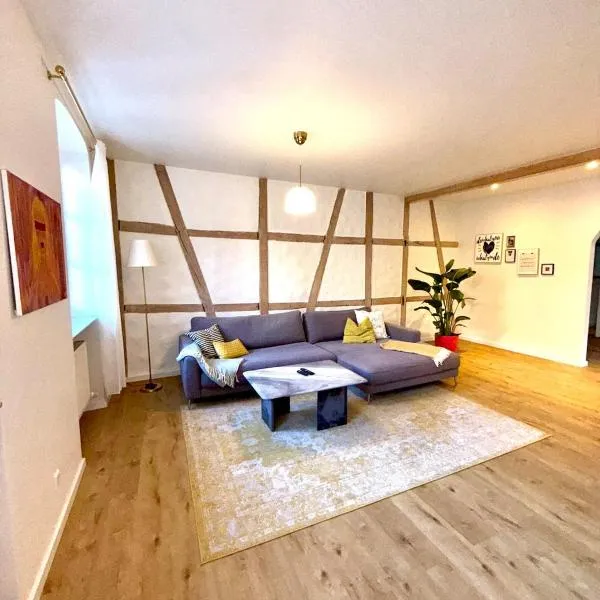 Charmantes, stylisches Apartment im Fachwerkhaus am Schlossplatz, ξενοδοχείο σε Schwetzingen