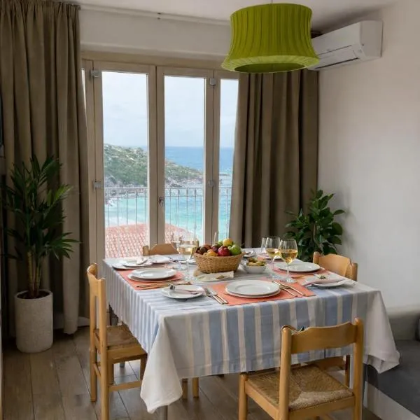 Rena Bianca Sea View Apartment: Santa Teresa Gallura'da bir otel