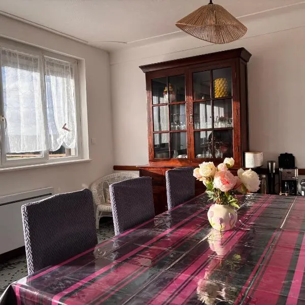 Gîte Les Mirabelliers à Morville Hébergement cosy, מלון 