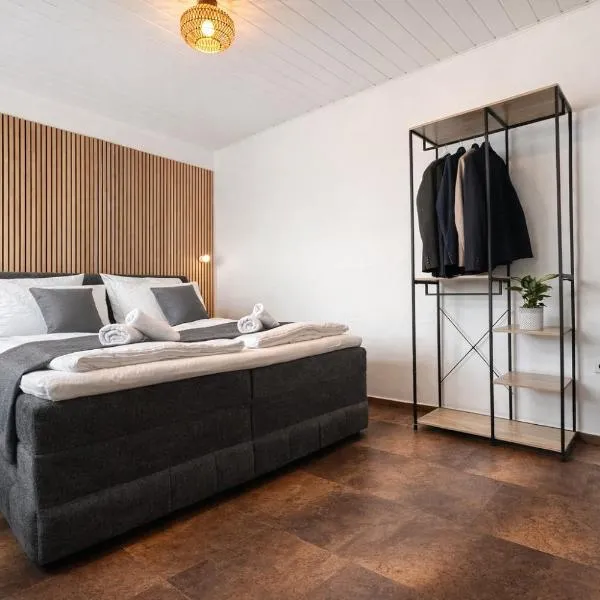Wohnung für 4 Personen, 2 Schlafzimmer, Küche, Wlan – hotel w mieście Großostheim