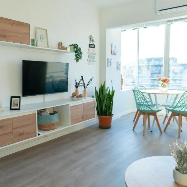 VISTAS AL MAR CANNES HOME RENt MALAGA, hotel en Torrox