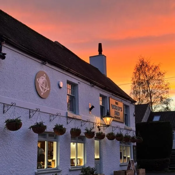 The World's End, hotel Lowdhamben