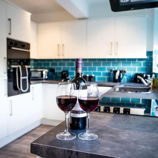 Halford House 3 Bed Town Centre Home from Home with Parking for 2 cars Prime Location Tamworth, hotel di Tamworth