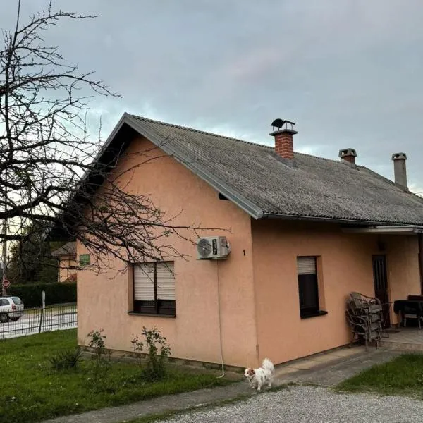 Magnolia guest house, hotel in Karlovac