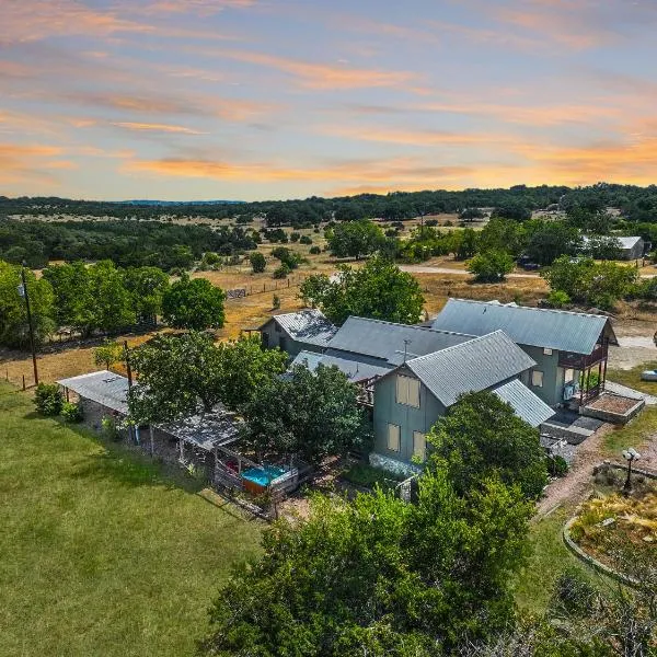 Swing On Inn- Suite Thyme, hotel v destinácii Dripping Springs
