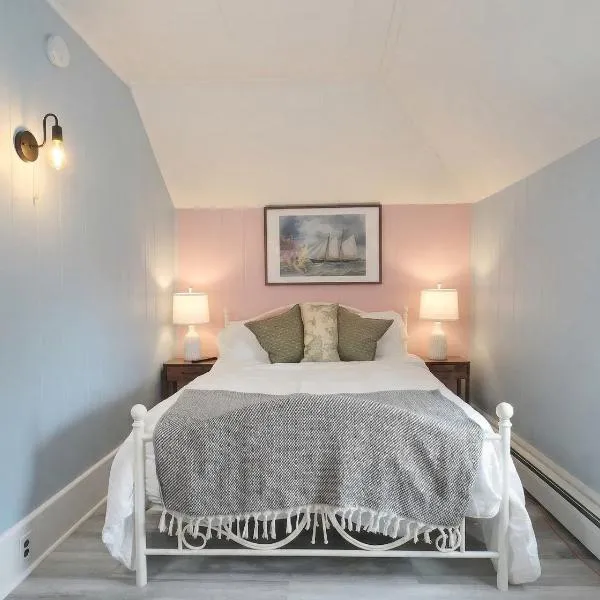 Chic & Sunny 1BR Hideaway- Apt 1, hotel v destinácii Bridgewater