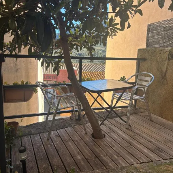 Chambre Le 40 marches, готель у місті Кюкюньян