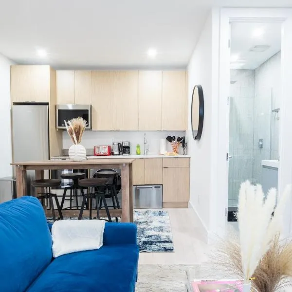East Village Downtown Two-Bedroom Condo-Hotel Suite, hotel di New York