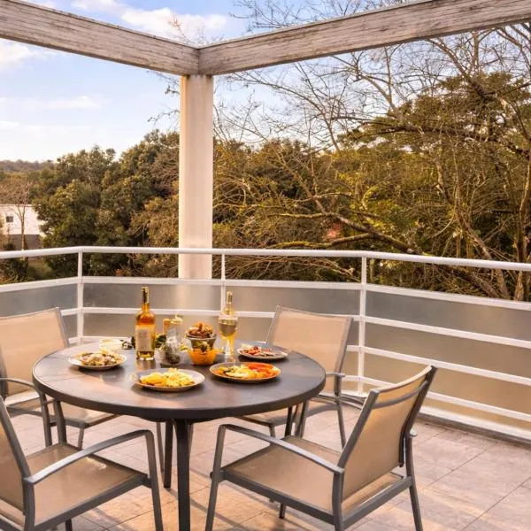 Appartement calme grande terrasse 150 m de la plage, hotel in Meschers-sur-Gironde