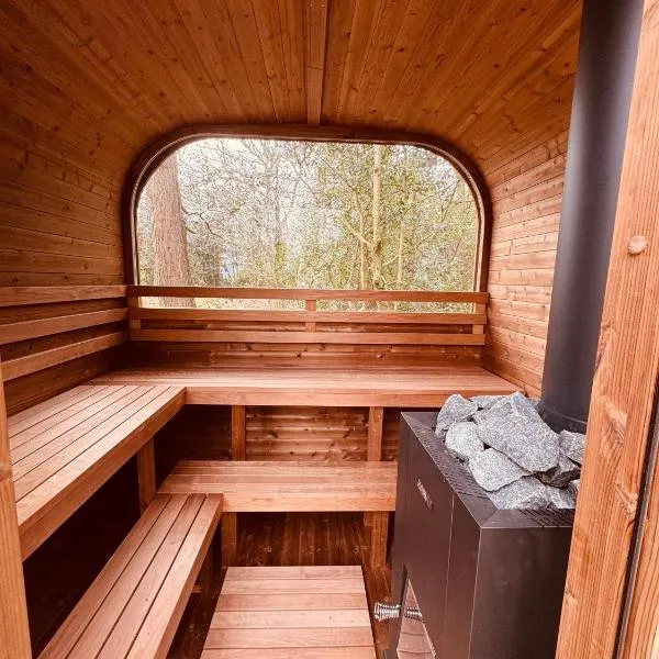 Dreamers Hut، فندق في Dipton