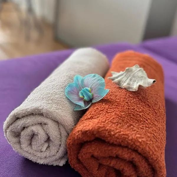 Sleep&Coffee&Go private room, hotell i Trier