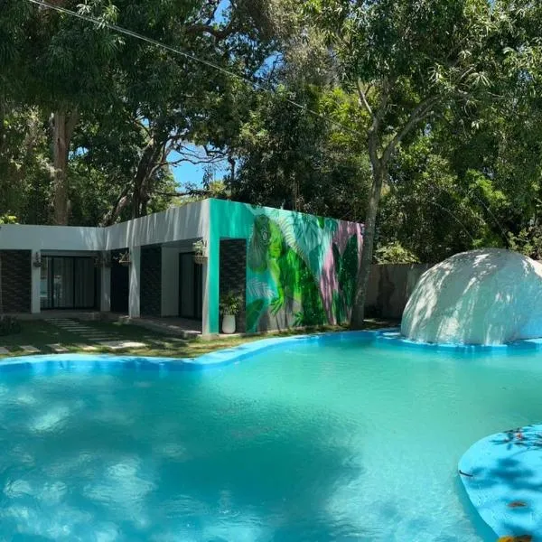 Hotel Roca del Rio, готель у місті Санта-Марта