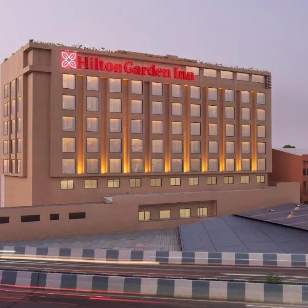 Hilton Garden Inn Surat City Centre, hotel v mestu Surat