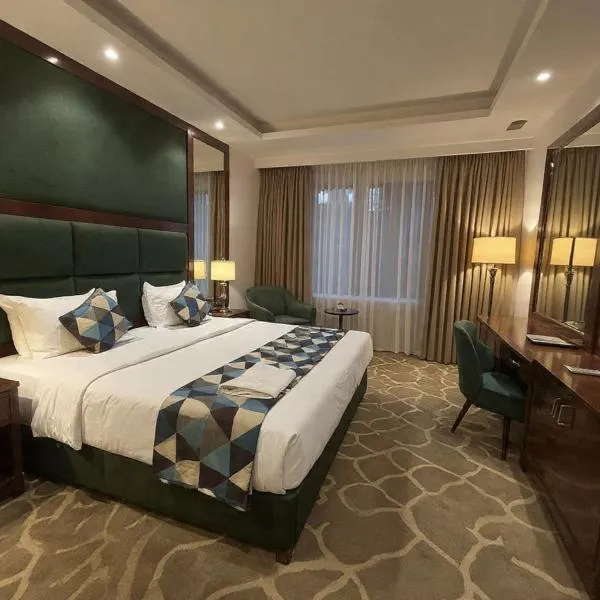 Hotel Grand Tark Near Delhi Airport, hotel i Etāwah