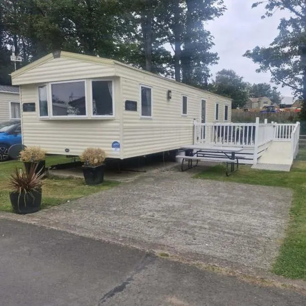 haggerston castle lakeside east 27, hotel in Goswick Station