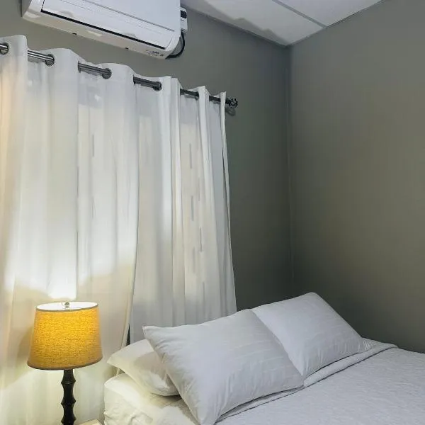 Hostal Casa Anita, מלון בלאון