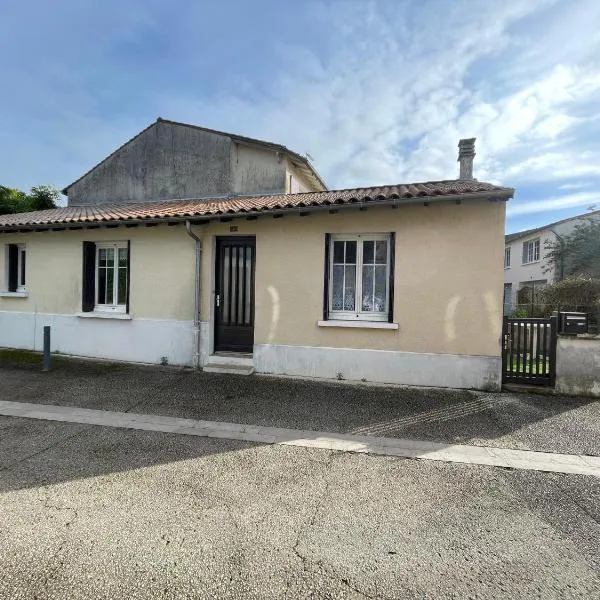 Gîte centre coulon - Le Héron, hótel í Coulon