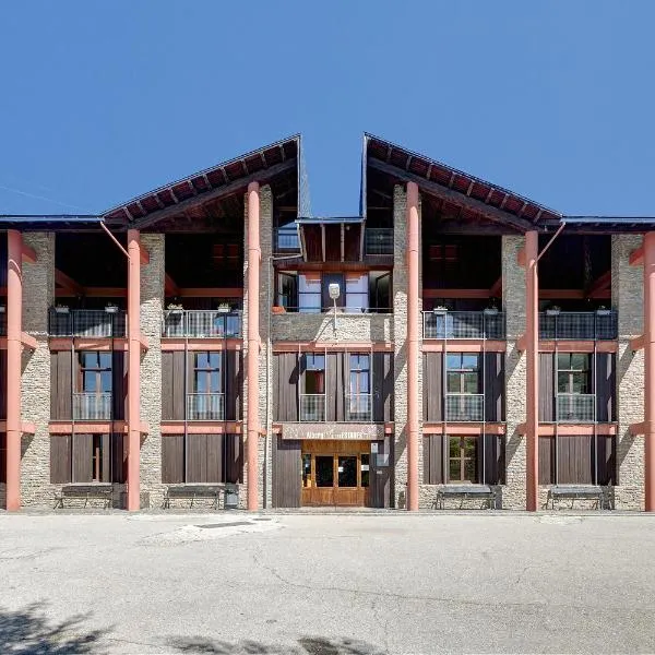 Alberg Les Estades, hotel v destinaci Rialp