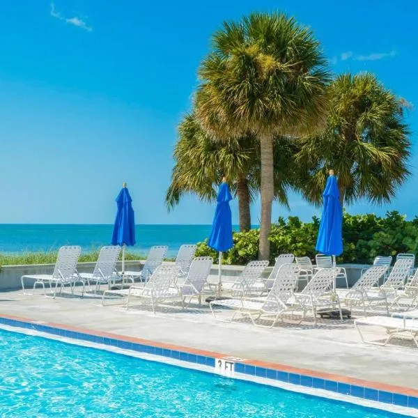 Beachfront 2BDR Condo Pool Hot Tub w Ocean Views Papaya Place by AvantStay, hotel a Key West