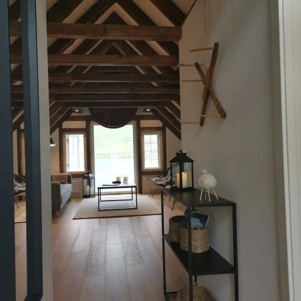 Løðupakkhúsið - LPH - Top Floor, hotel en Sørvágur