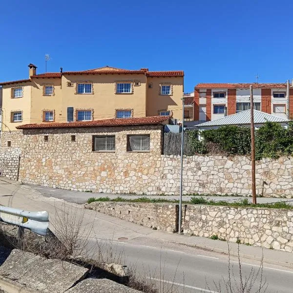 La murallita de Aroa, hotel a Cañete