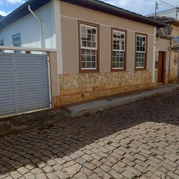 Casa estilo colonial, no Centro de Aiuruoca-MG., hotel u gradu 'Aiuruoca'