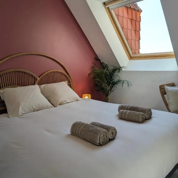 Chambre au Cocon bohème avec lit queen, hotel u gradu Berk sur Mer