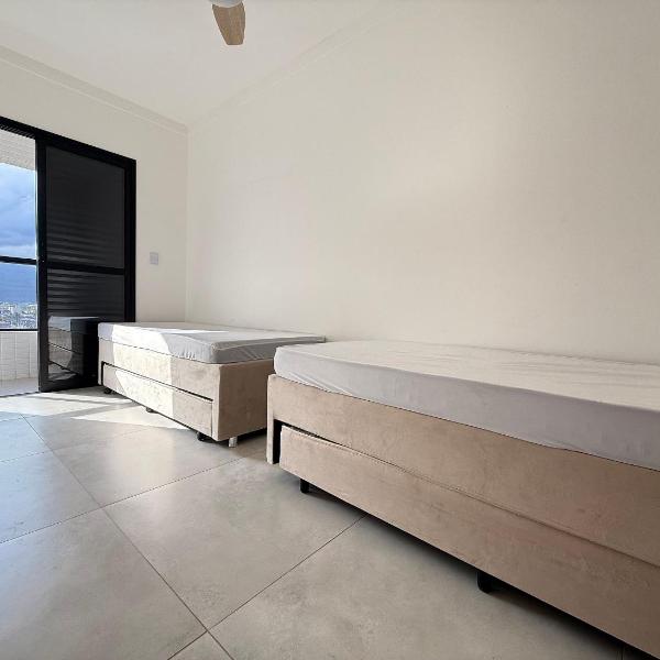 Apartamento Clean com 2 quartos em frente à praia e com 2 varandas - Ideal para famílias. - Foto 2