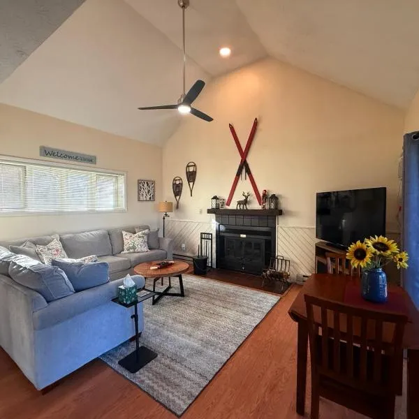 Private Mountain Condo, hotell i Wintergreen