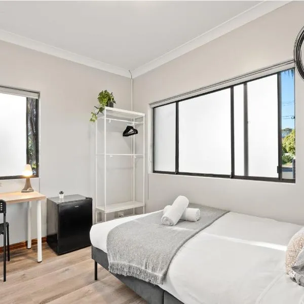 Cozy Double Room - Mins to Station & Olympic Park - Shared Bathroom, Hotel in Regents Park