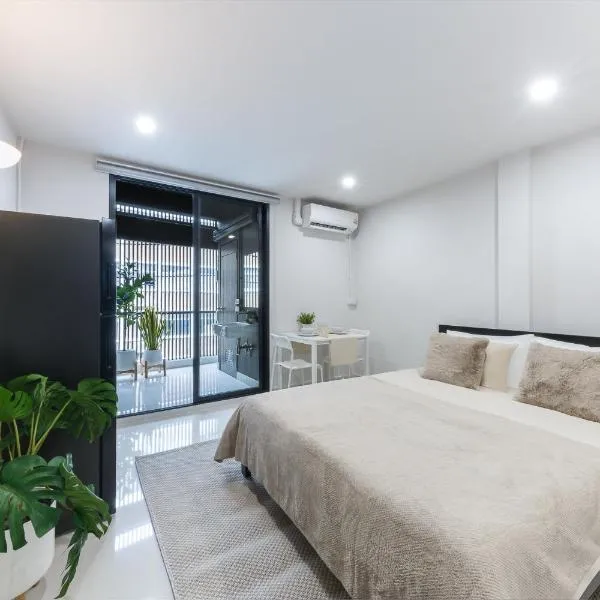 Petchaburi31 Platinum Suite Home, hotel di Bangkok