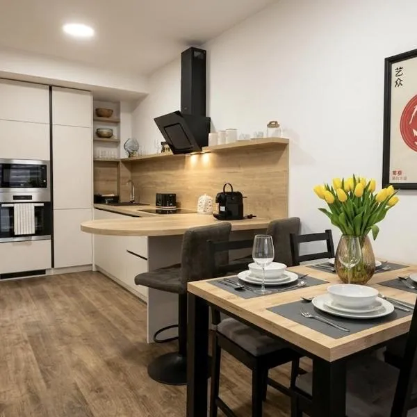 Black Lotus 3 I 24hr Self Check-in I City centre I Free parking, hotel i Banská Bystrica