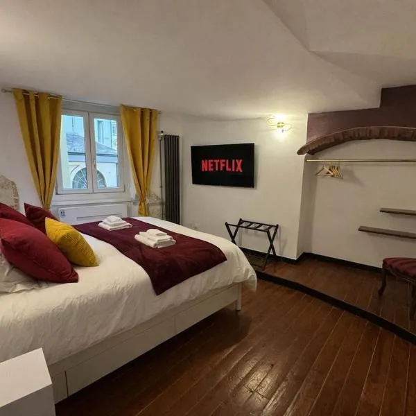 Appartamento Le Due Torri، فندق في جينوا