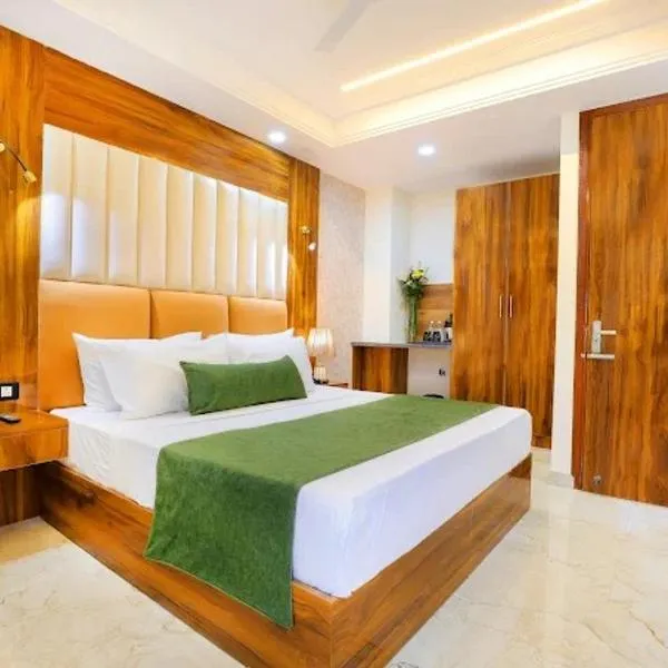 Hotel Signature Suites Delhi IGI airport free drop, hotel in New Delhi