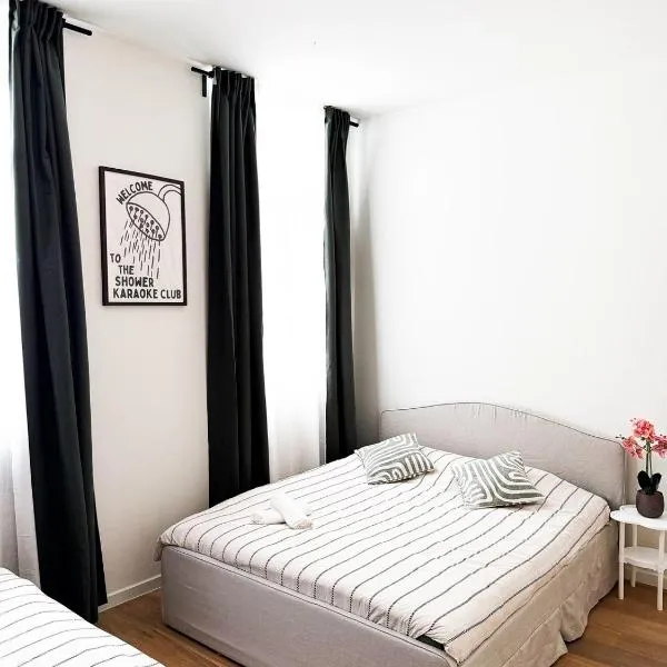 Stylish home on the waterfront near Antwerp 17p, hotel a Anvers