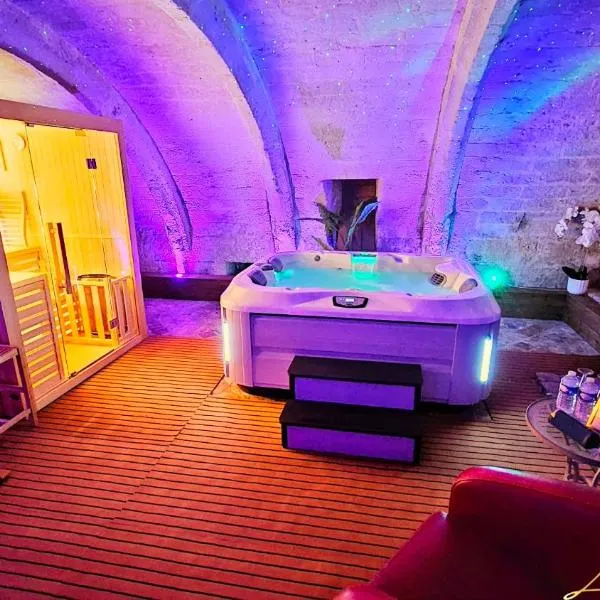 L'Écrin Love Room Spa privatif Orbec, hotel v destinaci Orbec-en-Auge