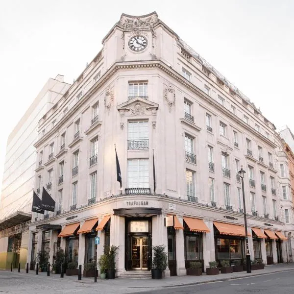 The Trafalgar St James London Curio Collection by Hilton, Hotel in London