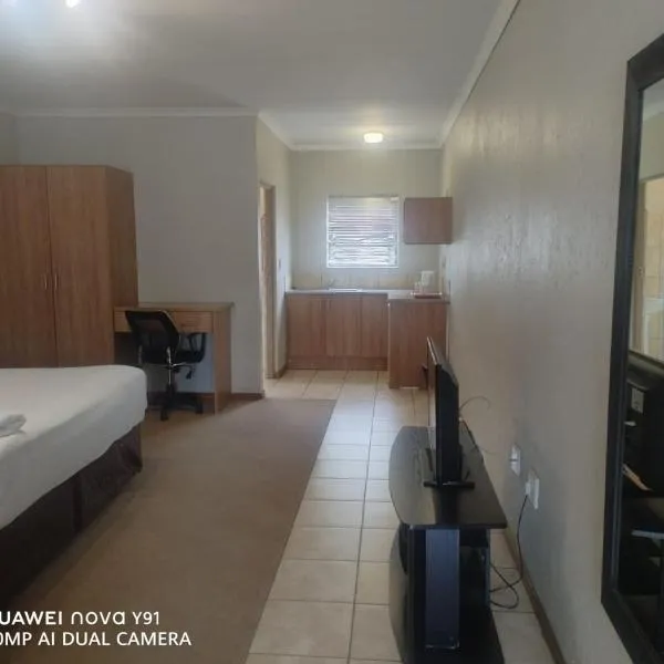 Eden Hotel Germiston، فندق في جيرميستون