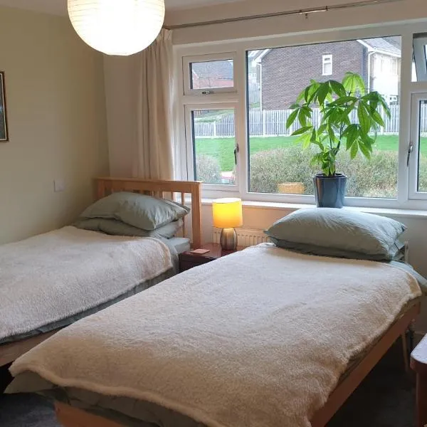 15 Kershaw Crescent, hotel in Luddenden Foot