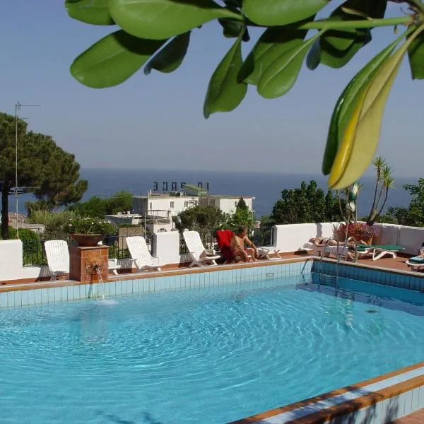 Hotel Monti, hotel en Casamicciola Terme