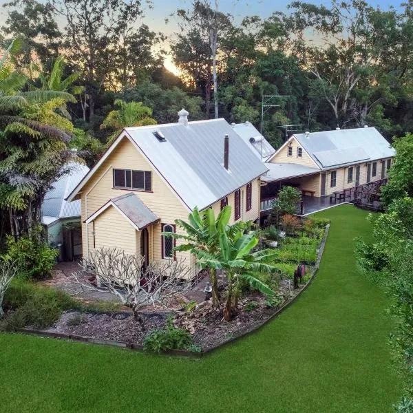 Glass House Mountains Ecolodge: Glass House Mountains şehrinde bir otel