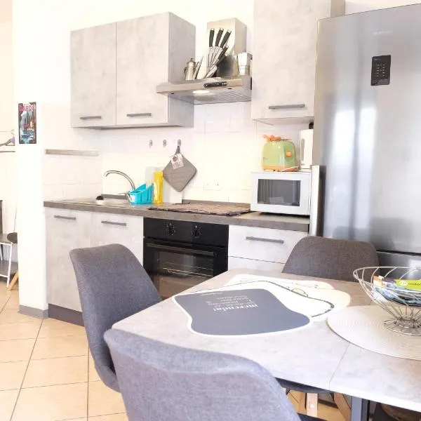 Casa Segantini - Relax Patio Apartment 1, hotel v destinaci Arco