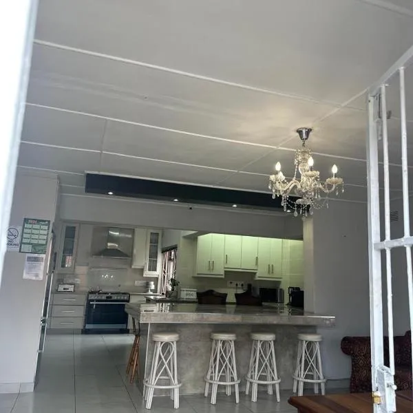 Abebe Guest House, hotel in George