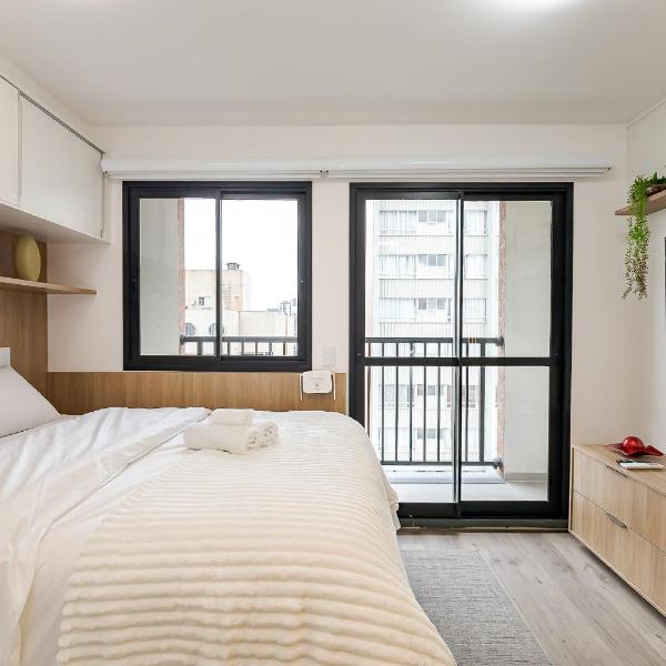 Studio com cama Queen, Ar Cond e Varanda em Condomínio Clube - Foto 2