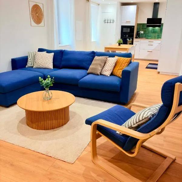 Le salon des voyageurs - Appartement au coeur du Centre Historique de Dole avec Terrasse, hotel sa Dole