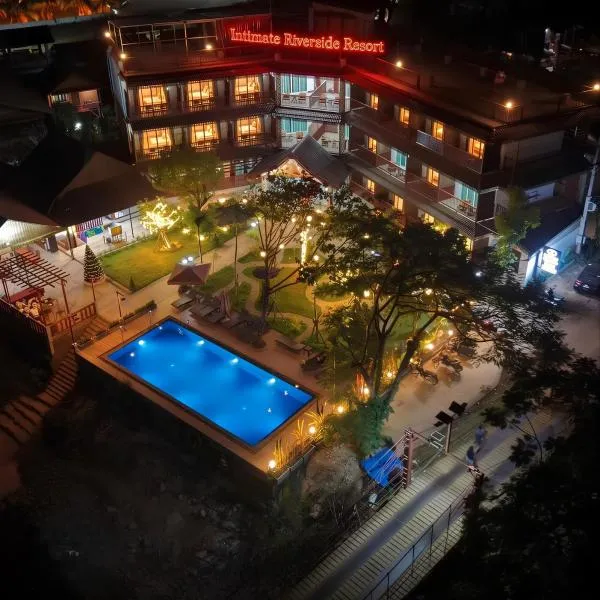 Intimate Riverside Resort Vang Vieng, hotel in Vang Vieng