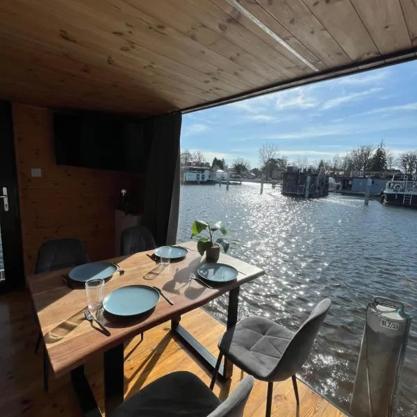 Ruheoase am Wasser, Sauna-Hausboot in Naturidylle, ξενοδοχείο στο Βερολίνο