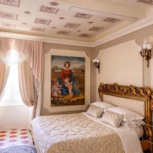 Palazzo Lari Sarzana - Historic Boutique Rooms, hotelli kohteessa Sarzana