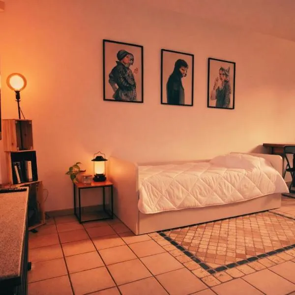 "The Other Side" Studio, hotel in Lainate